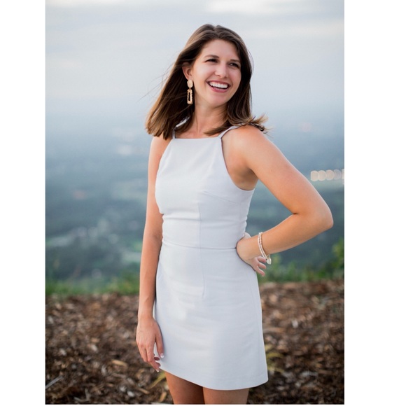 Meet your Posher, Briana - Picture 2 of 3